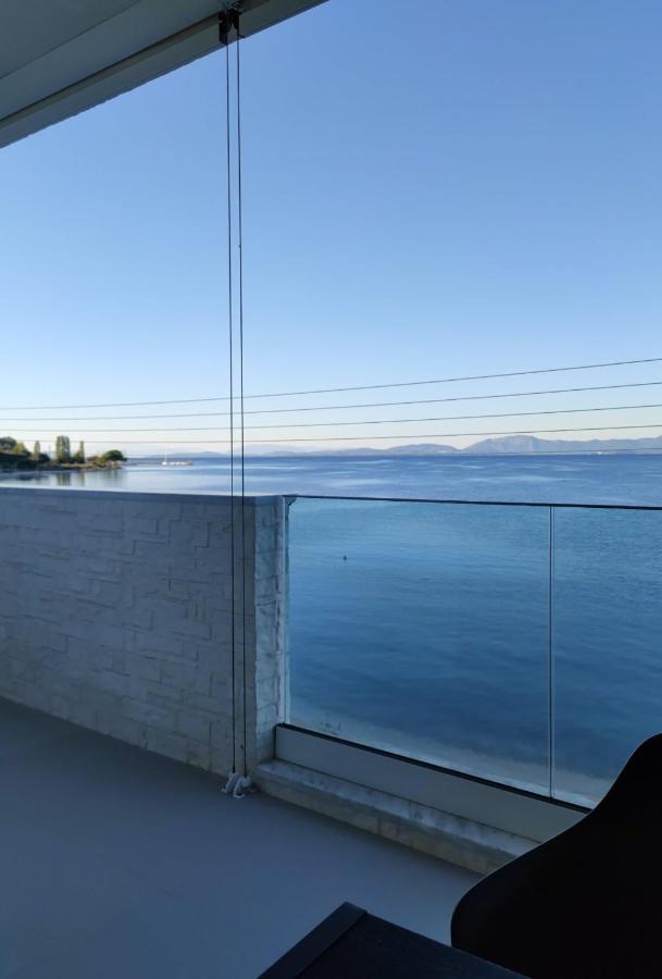 Вилла By The Sea - Paleros Экстерьер фото